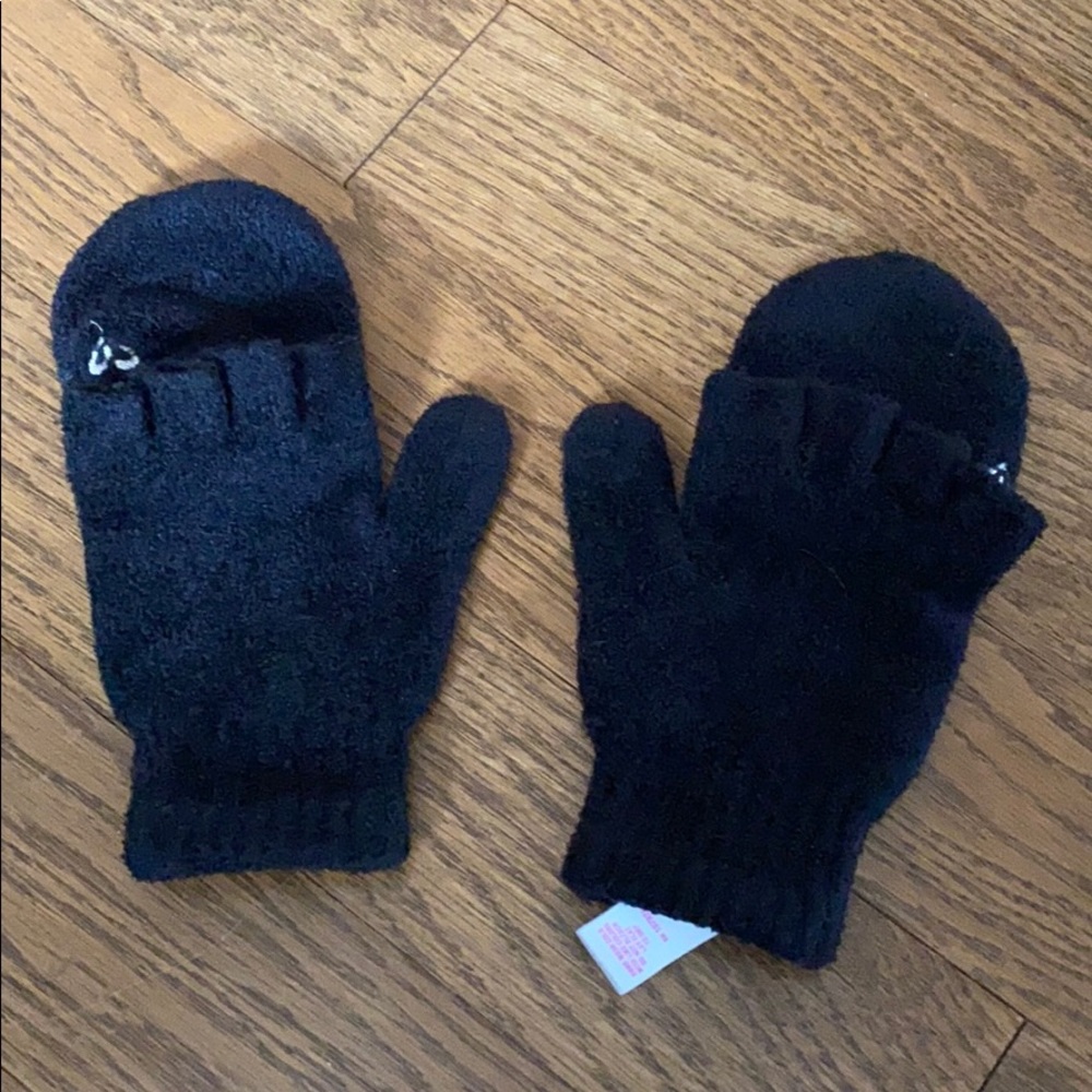 Justice black mitten/gloves